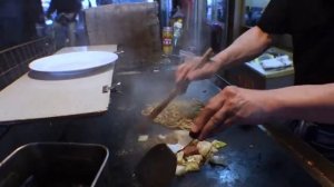 Японская уличная еда - жареная лапша удон, udon noodles yaki-udon