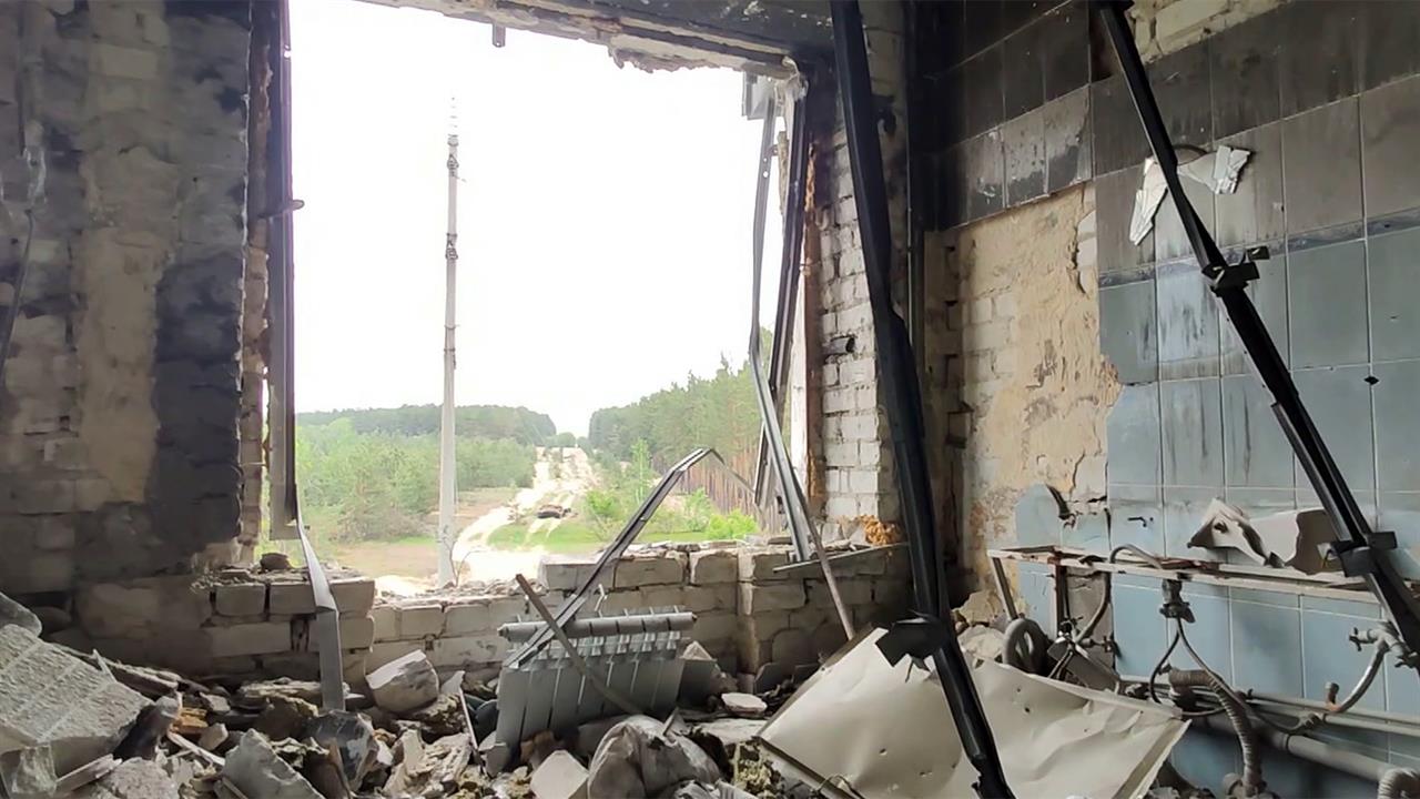Украинские радикалы оборудовали огневые точки в доме престарелых в городе Кременная