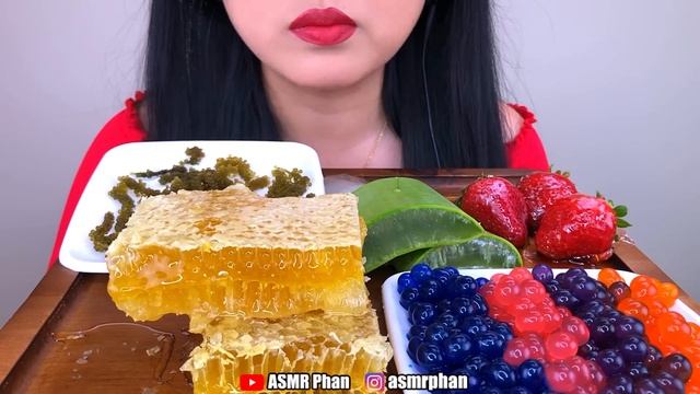 MOST POPULAR FOODS FOR ASMR (HONEYCOMB, ALOE VERA, TANGHULU, SEAGRAPES, POPPING BOBA) ASMR Phan смотреть онлайн