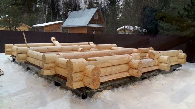 Установка рубленой бани из Архангельской сосны 240-260 мм