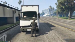 GTA 5 - Майкл пинает автомобили