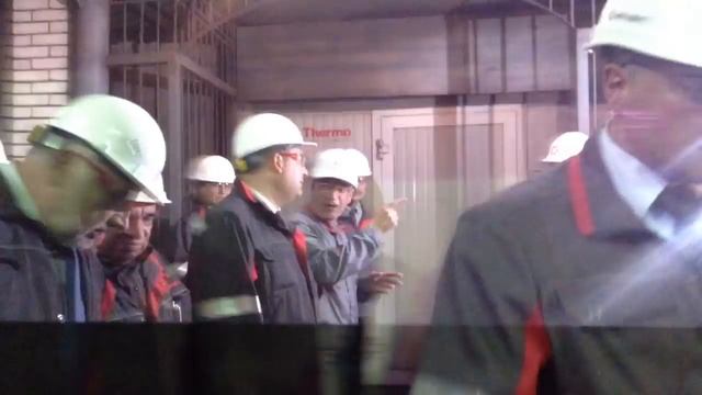 Гройсман впервые увидел как варят сталь смотреть онлайн