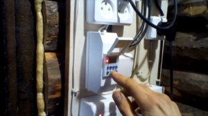 Как экономить электричество в деревне (5 способов) #экономия #деревня