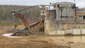 Как добывают золото . Драга в Севере Красноярского края.