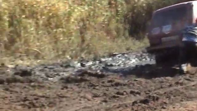 У Нивы отвалилось колесо на скорости смотреть онлайн