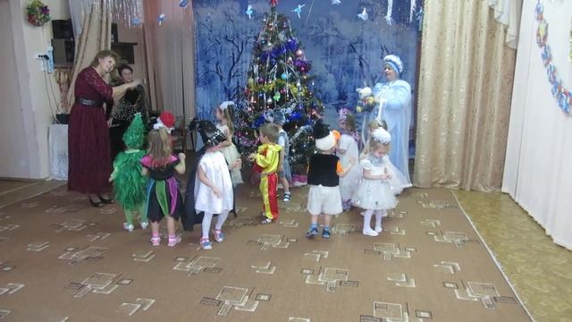 Танец : "На полянке зайки танцевали" смотреть онлайн