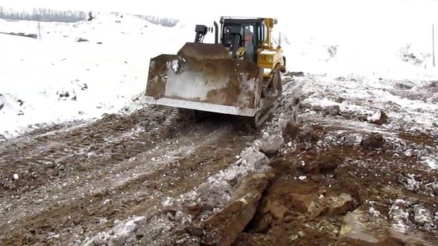 САМЫЙ МАНЕВРЕННЫЙ БУЛЬДОЗЕР В МИРЕ смотреть онлайн