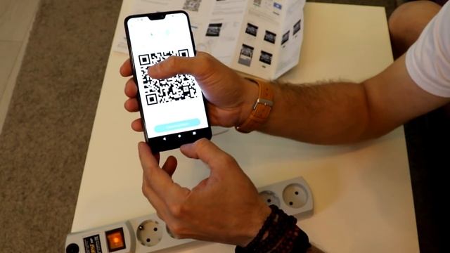 ПОВОРОТНАЯ IP WIFI КАМЕРА С МИКРОФОНОМ С ФЛЕШКОЙ КОТОРАЯ УМЕЕТ СЛЕДИТЬ смотреть онлайн