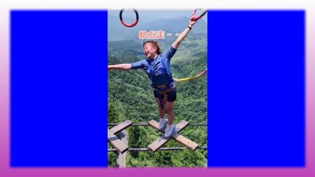 Chinese girls crying on high altitude bridge//Funny reaction смотреть онлайн