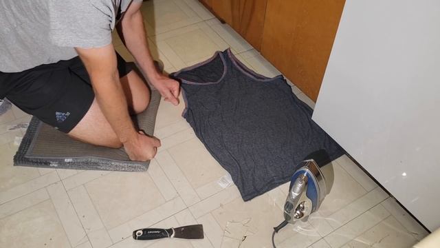 How to Remove Peel and Stick Linoleum Tiles with an Iron смотреть онлайн
