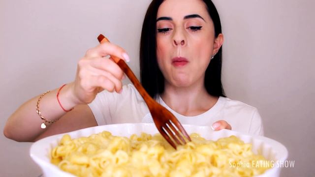 МУКБАНГ МАКАРОНЫ С СЫРОМ! Pasta with CHEESE Eating смотреть онлайн