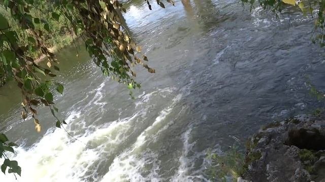Водопад Шуми, шуми с крутой вершины