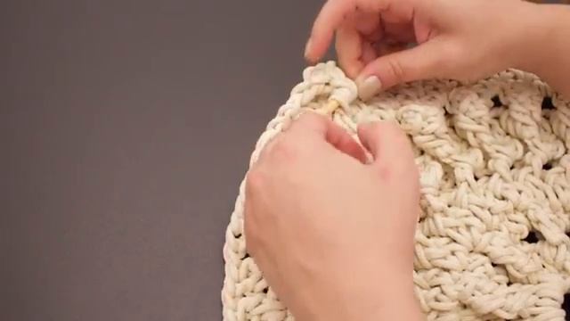 Часть 2 ВЯЗАНЫЙ КОВЕР 7-12 ряд МК мастер класс CROCHET RUG_[360p].mp4 смотреть онлайн