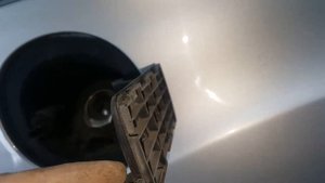 Как снять лючок бензобака Форд C-MAX