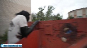 ШИМПАНЗЕ с ДУБИНОЙ ПОБЕЖАЛА ПРЯМО на НАС! СПАСИБО за ПОЛНЫЙ ХОЛОДИЛЬНИК С ЕДОЙ!