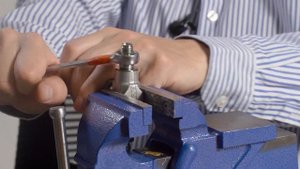 Фум лента спасает коническую резьбу