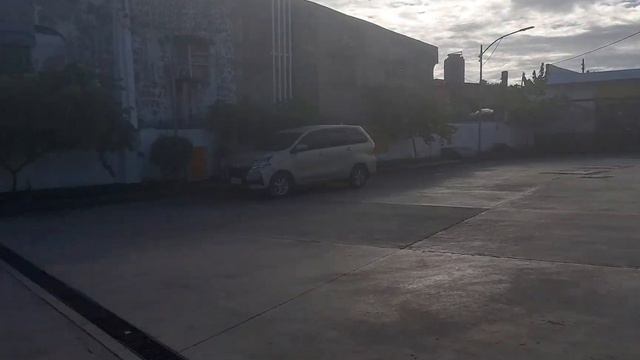 филиппины около заправки магазинможно купить продукты или оплатить бензин филиппины philippines