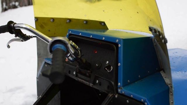 Поездка на трёх самодельных снегоходах смотреть онлайн