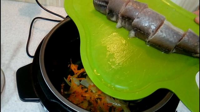 Хек с овощами в мультиварке смотреть онлайн