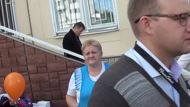 выпускаем шары , загадываем желания 1В школа 2091 1 сентября 2016г смотреть онлайн