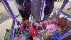 Слил все деньги в автомате ХВАТАЙКА и не выиграл ни одной игрушки !!!