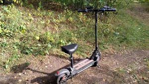 Люблю кататься на электросамокате Kugoo Max Speed по тропинкам в лесу