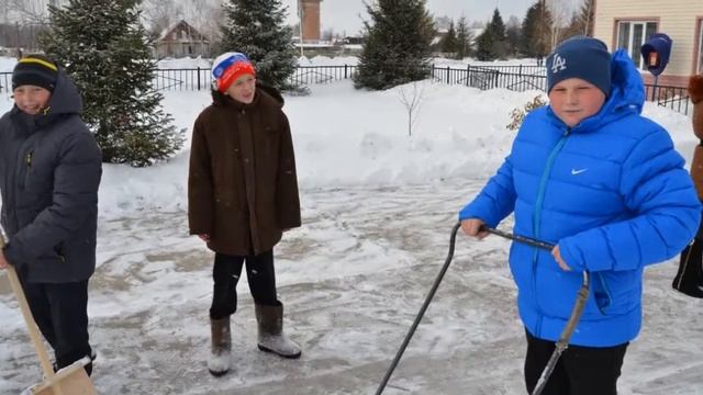 "Кто, если не мы?" Трудовая вылазка волонтерского отряда "Радуга друзей" смотреть онлайн
