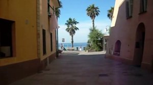 La piazzetta, San Lorenzo al Mare Imperia Riviera dei Fiori da Albergo Lucciola