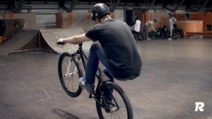Как сделать бэквардс мэнуал на велосипеде (How to backwards manual MTB)