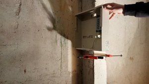 Как установить ящик на столб. Адвент календарь Слаботочника.