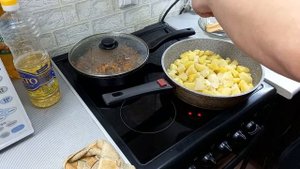 Картофель с тушенкой. Простой рецепт.