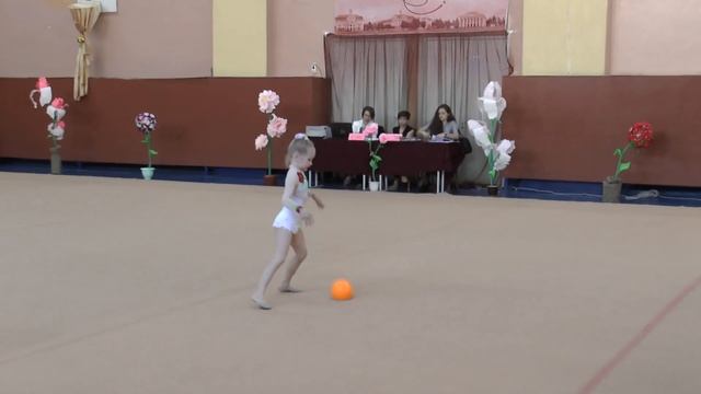 Шкурко Марія (мяч)2008-Кат. В "Весняні ластівки 2015" г.Чернигов Художественная гимнастика