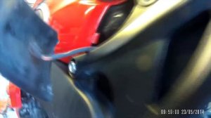 How to remove the front seat from a 2008 Honda FirebladeHow to remove the front seat from a 2008 Hon