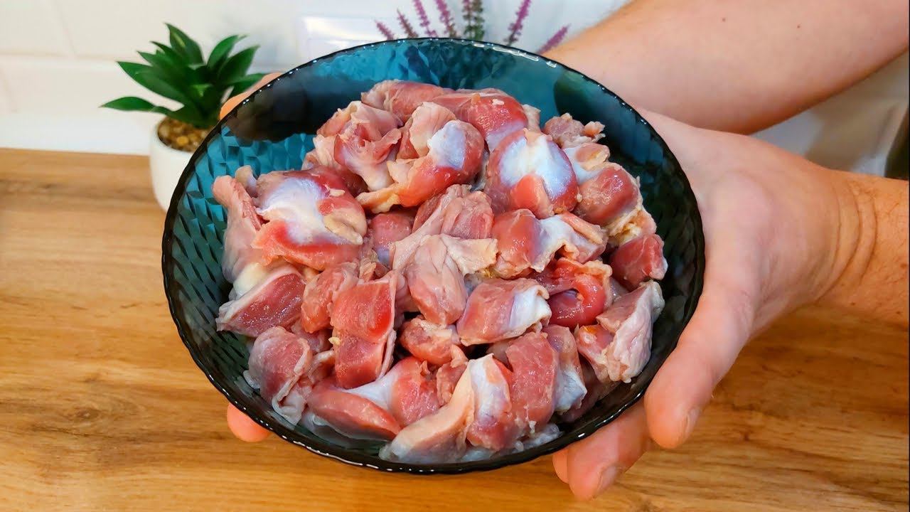 Бюджетное блюдо на ужин куриные желудочки в сливочно-сырном соусе