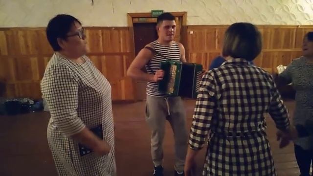 Проводы в армию.17.11.2019. в Мордовии. Поехали дембеля встретить а пригласили на проводы. смотреть онлайн