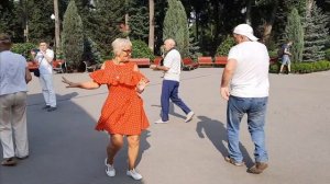 А КОГДА НА МОРЕ КАЧКА ТЫ ПРИХОДИ КО МНЕ МОРЯЧКА