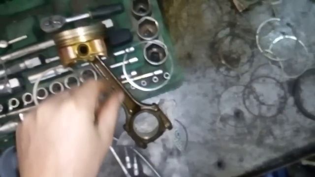 Skoda Octavia TOUR 1.6 BFQ - масложор (часть2) смотреть онлайн