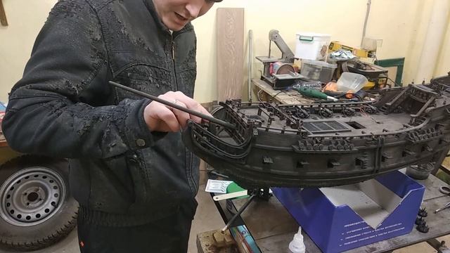 Сборка модели корабля черная жемчужина Покраска и установка мачт смотреть онлайн