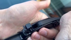 Установка бескаркасных дворников.