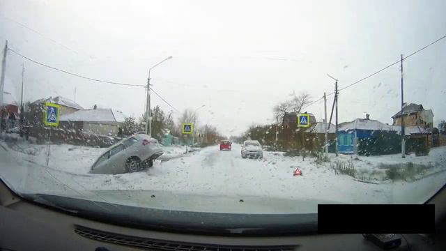 Машины на обочине смотреть онлайн