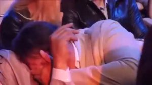 Президент Украины играет х@@@м на рояле