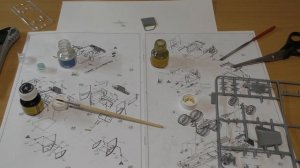 АСМР сборка модели из пластика близкий тихий голос. 3 часть