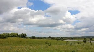 Поле, небо, облака