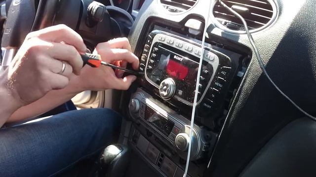 Снятие магнитолы Ford Focus 2+.How to remove the radio on Ford Focus 2 смотреть онлайн