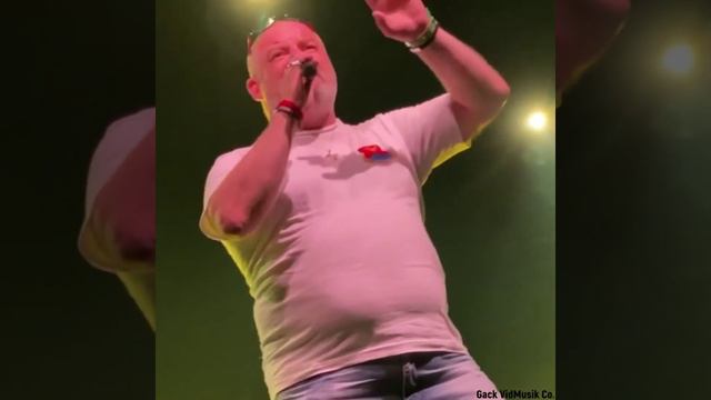 Песня " Красиво уйти ". Автор Музыки и Слов - Андрей Жайворонков. Исполняет Автор. Санкт-Петербург смотреть онлайн