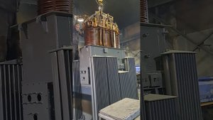 Установка активной части трансформатора ТМЗ 1600 в бак трансформатора.