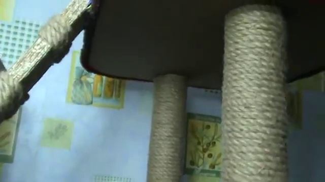 Когтеточка на два этажа с мягкой лежанкой своими руками. смотреть онлайн