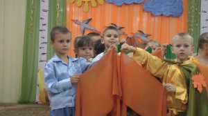 Вход  в старшей группе на осенний утренник 2017. Лягушка путешественница . Муз  рук  Максюта Г  В