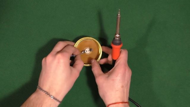 НЕ ВЫБРАСЫВАЙТЕ ЖЕСТЯНЫЕ БАНКИ! КРУТАЯ ИДЕЯ САМОДЕЛКИ! смотреть онлайн