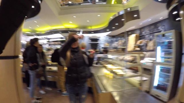 Парижские уличные артисты. Как паркуются Французы. Нотр-Дам де Пари. смотреть онлайн